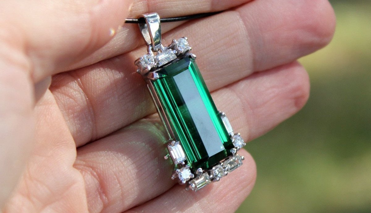 Pendentif Or, Tourmaline Verte (+/-16 Ct) Et Diamants (+/-1 Ct)