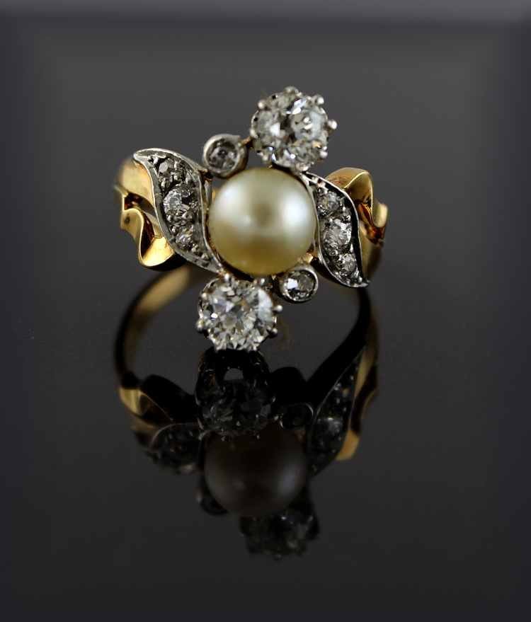 Art Nouveau Gold Ring