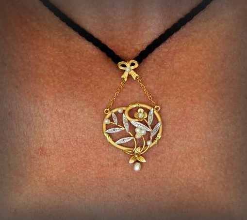 Gold Pendant, Art Nouveau-photo-5