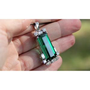 Pendentif Or, Tourmaline Verte (+/-16 Ct) Et Diamants (+/-1 Ct)