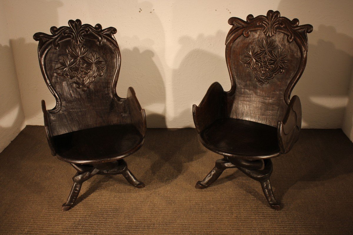 Paire De Fauteuils Africains