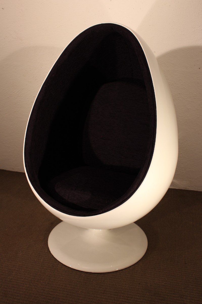 Eero Aarnio Armchair-photo-2