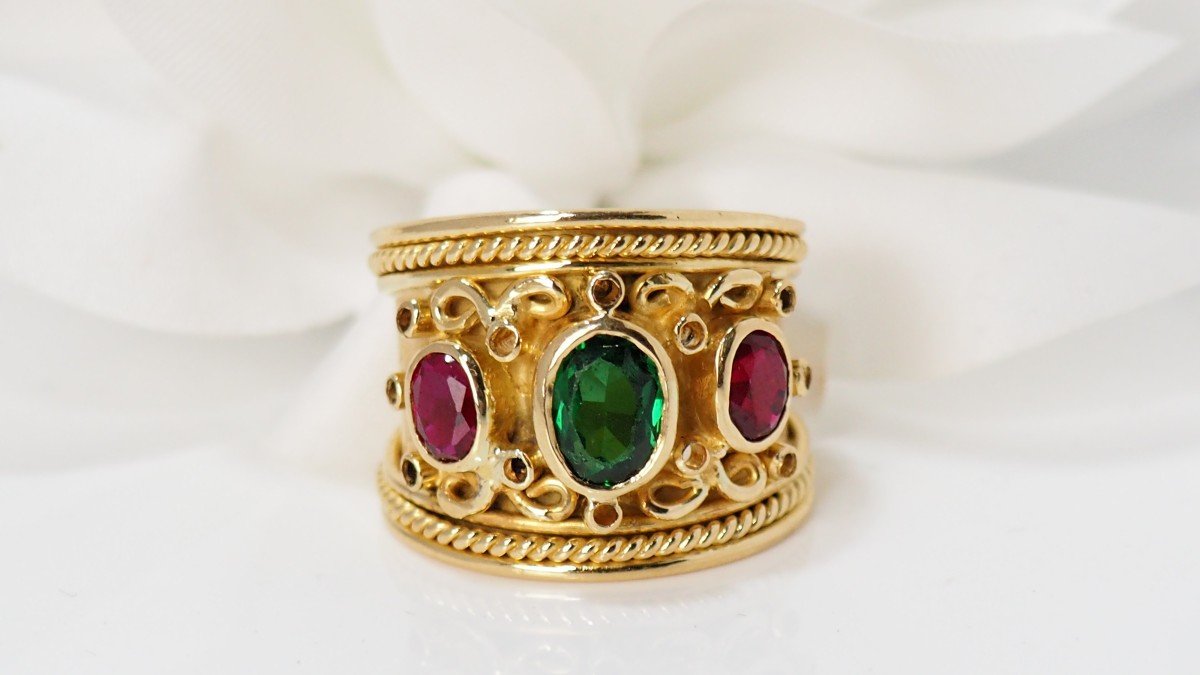 Ribbon Bangle Ring In Ruby Yellow Gold And Green Stone-photo-2