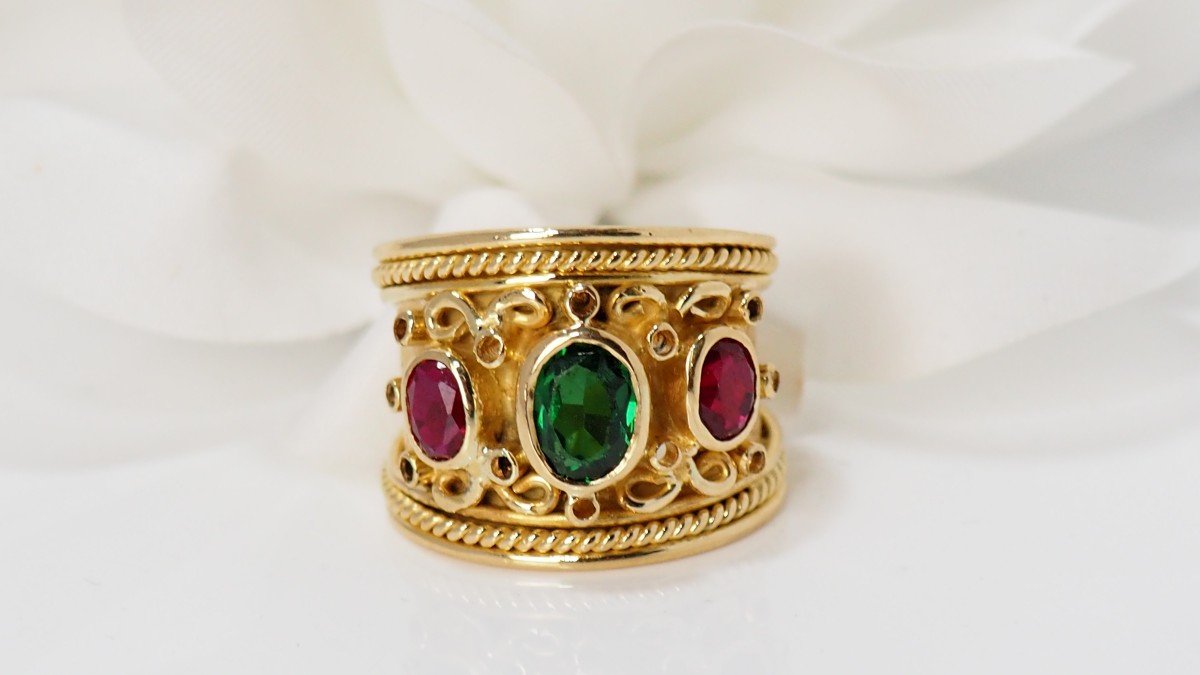 Ribbon Bangle Ring In Ruby Yellow Gold And Green Stone