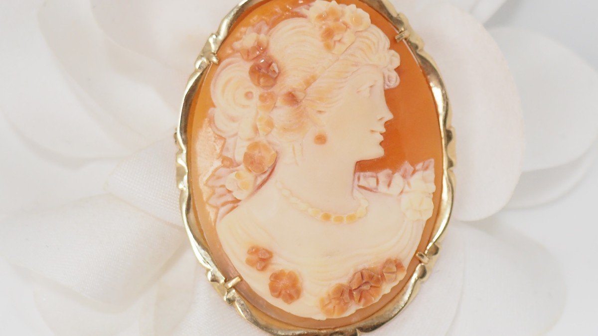 Pendant Brooch In Yellow Gold And Shell Cameo-photo-2