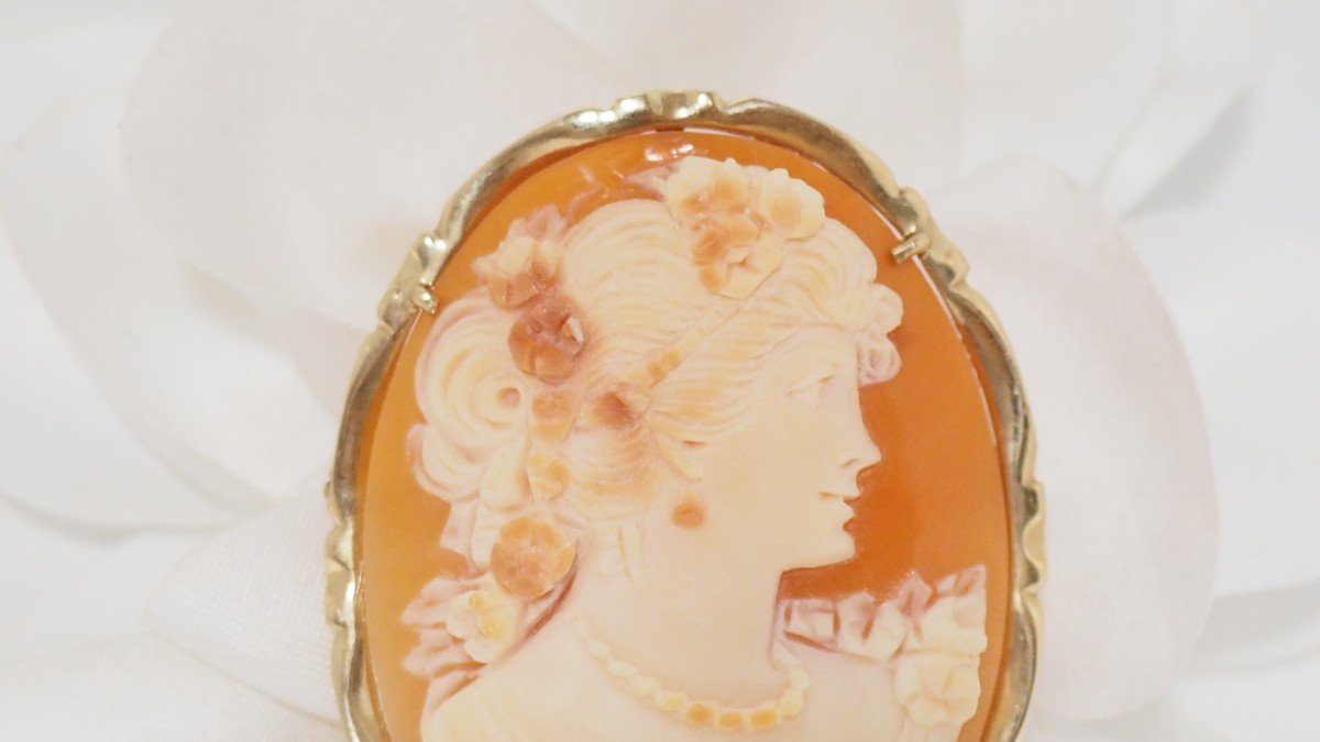 Pendant Brooch In Yellow Gold And Shell Cameo-photo-2