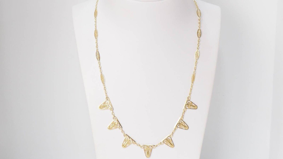 Filigree Gold Drapery Necklace