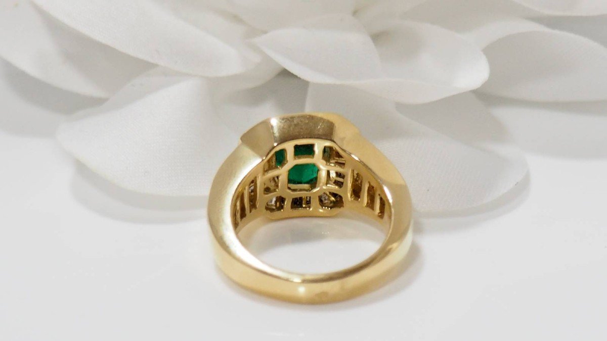 Vintage Ring In Yellow Gold, Emerald And Diamonds-photo-3