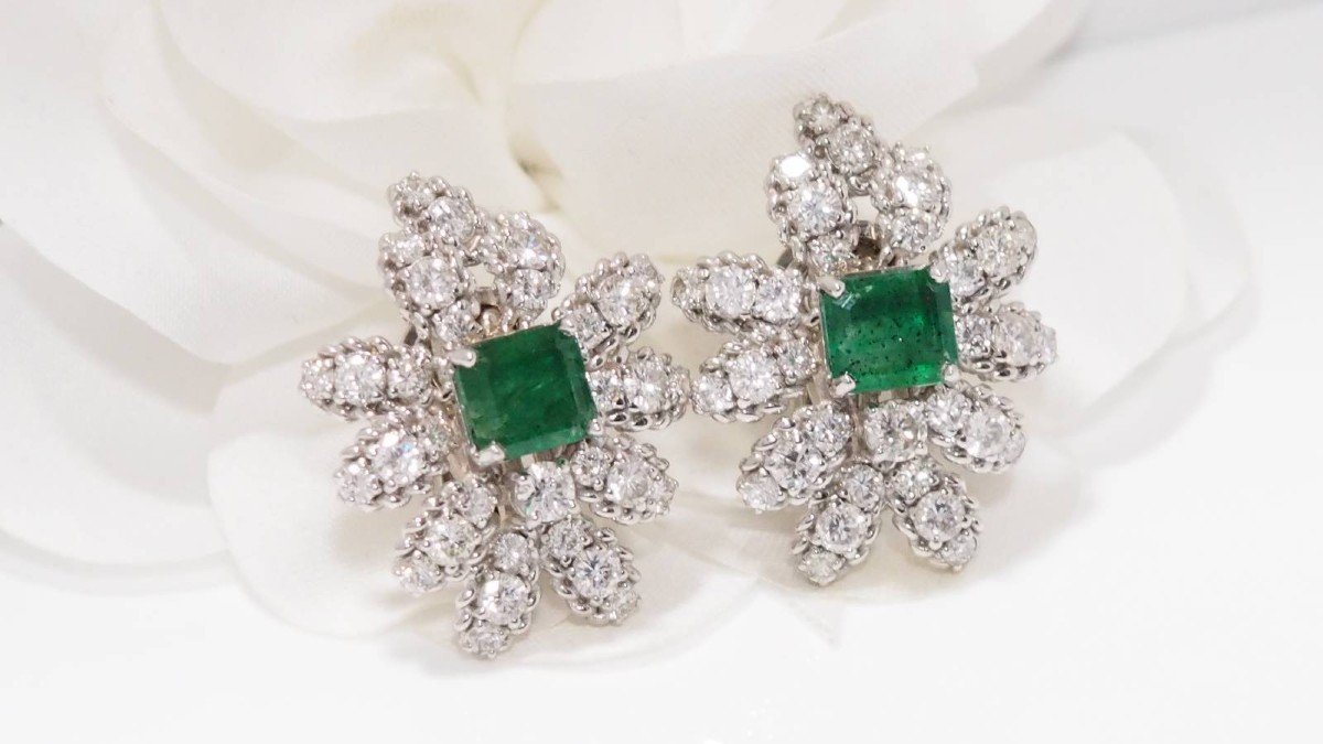 Earrings In White Gold Diamonds And Emeralds-photo-1