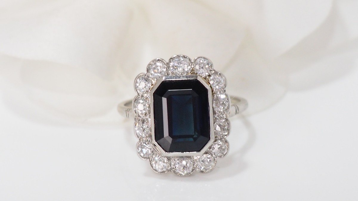 Art Deco Ring In Platinum Sapphire And Diamonds