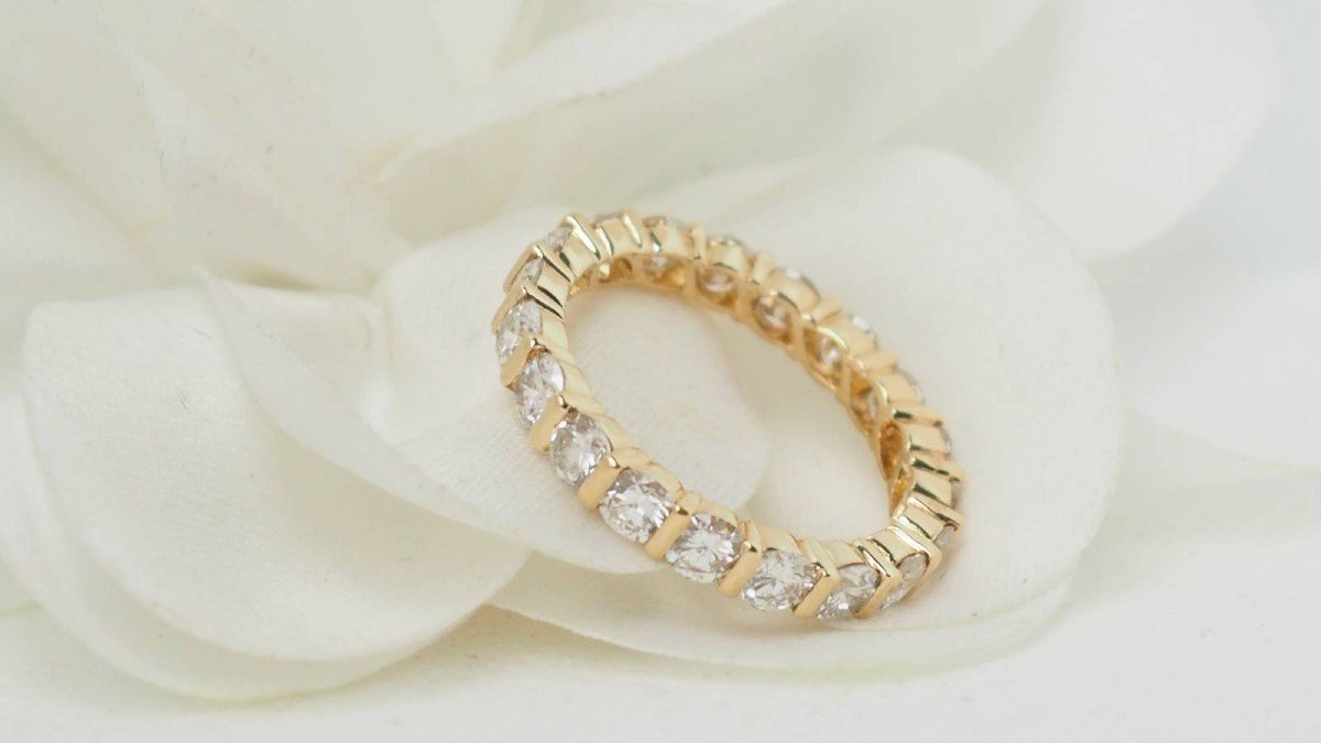 American Wedding Ring In Yellow Gold And Diamonds-photo-3