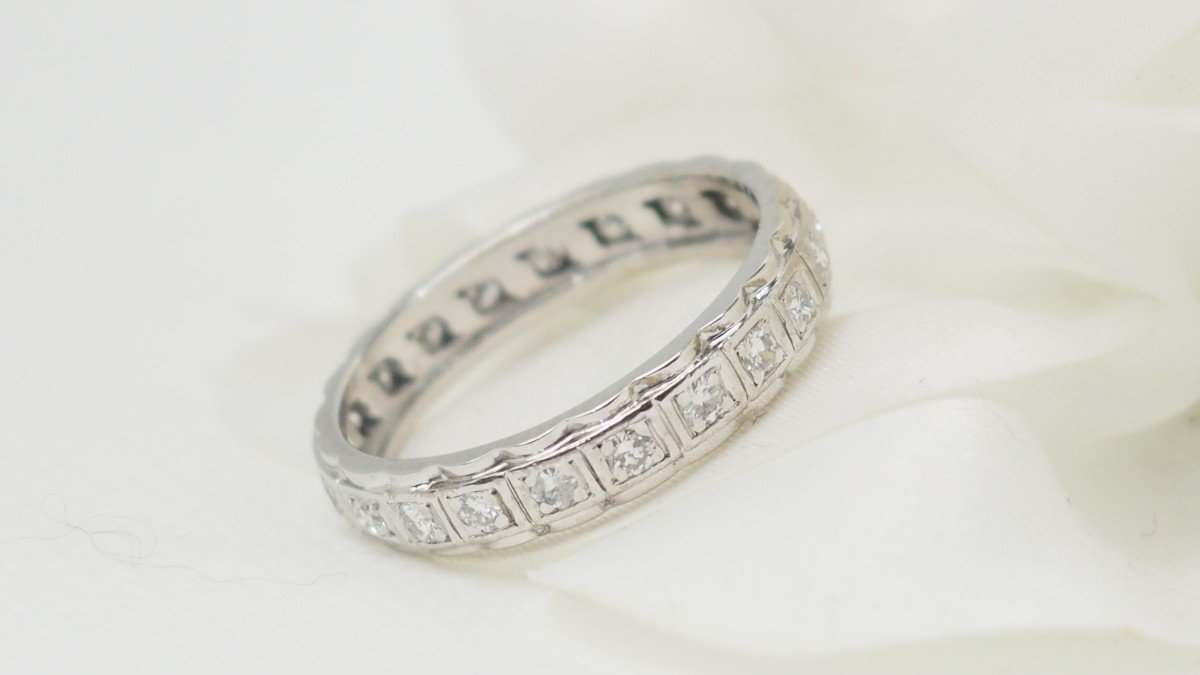 Wedding Ring In White Gold And Diamonds-photo-1