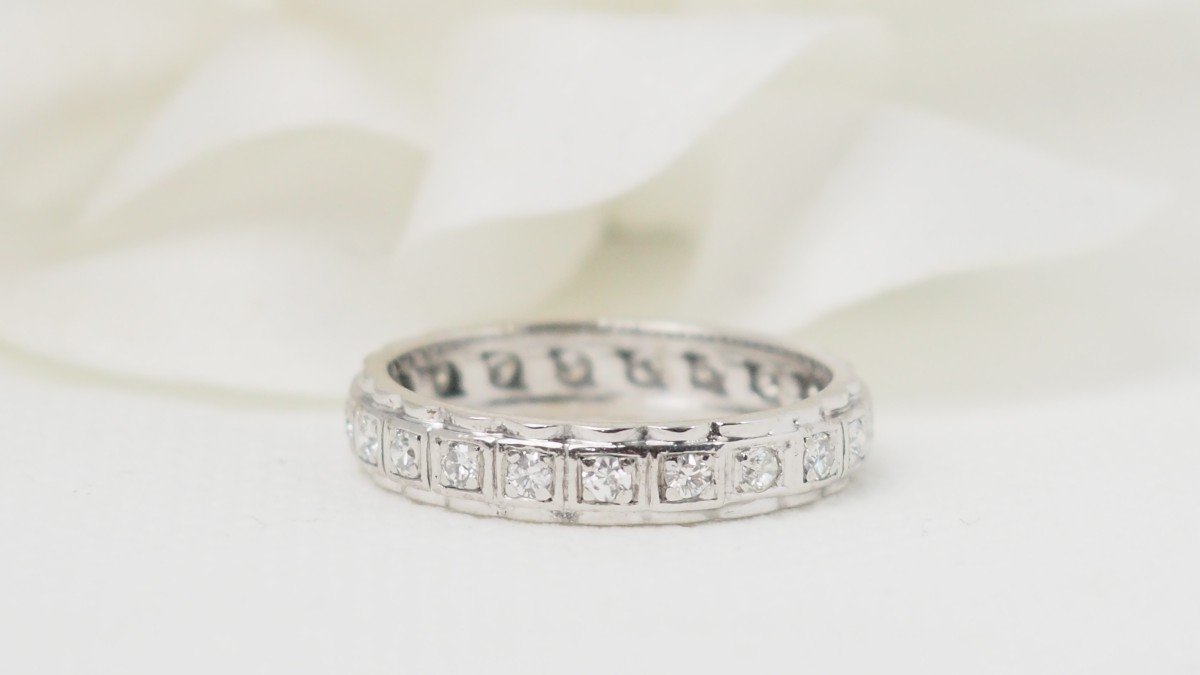 Wedding Ring In White Gold And Diamonds