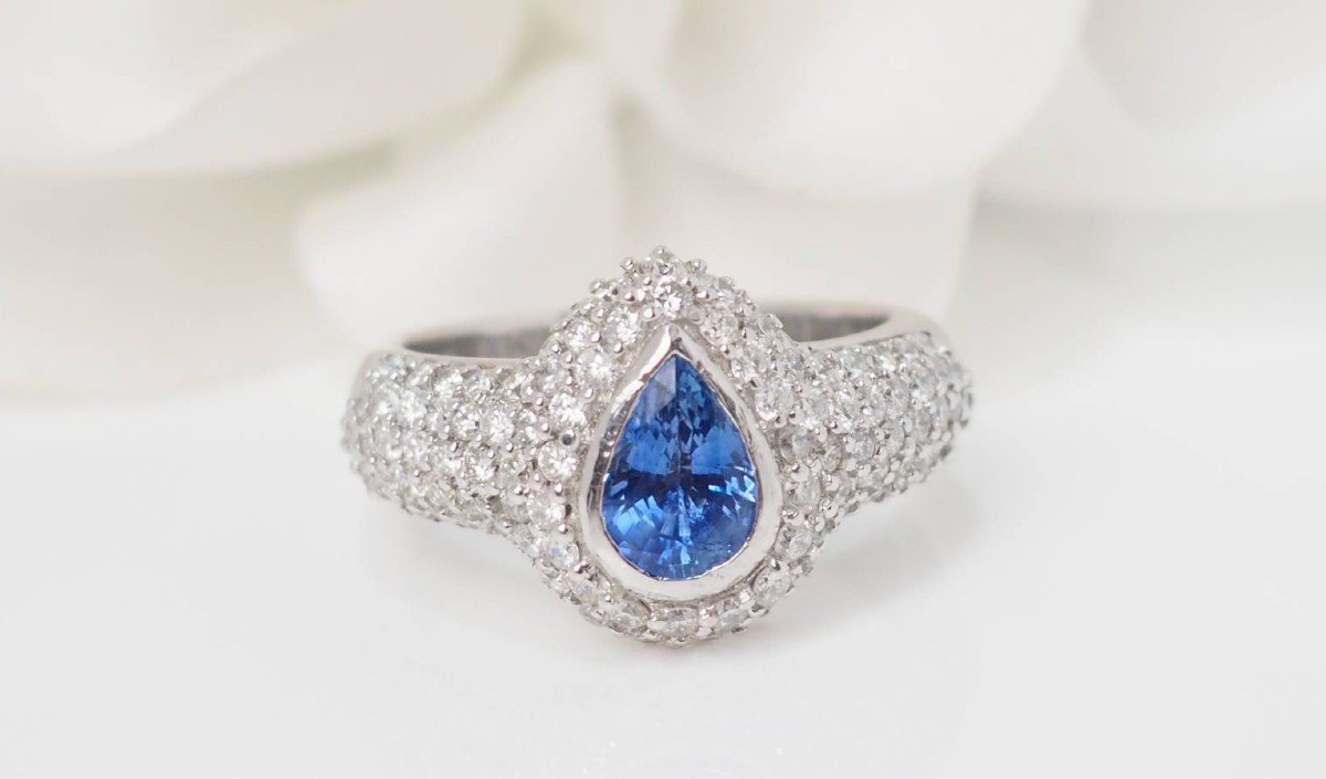 Ring In White Gold, Ceylon Sapphire And Diamonds