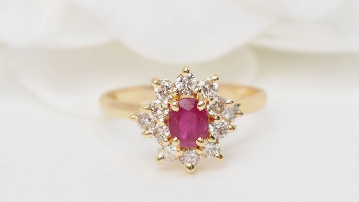 Marguerite Ring In Yellow Gold, Ruby And Diamonds-photo-3