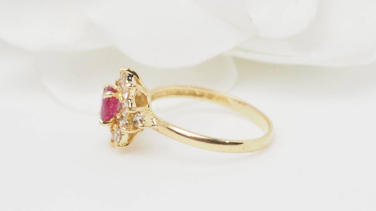 Marguerite Ring In Yellow Gold, Ruby And Diamonds-photo-2