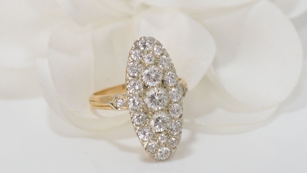 Marquise Ring In Yellow Gold And Diamonds-photo-3