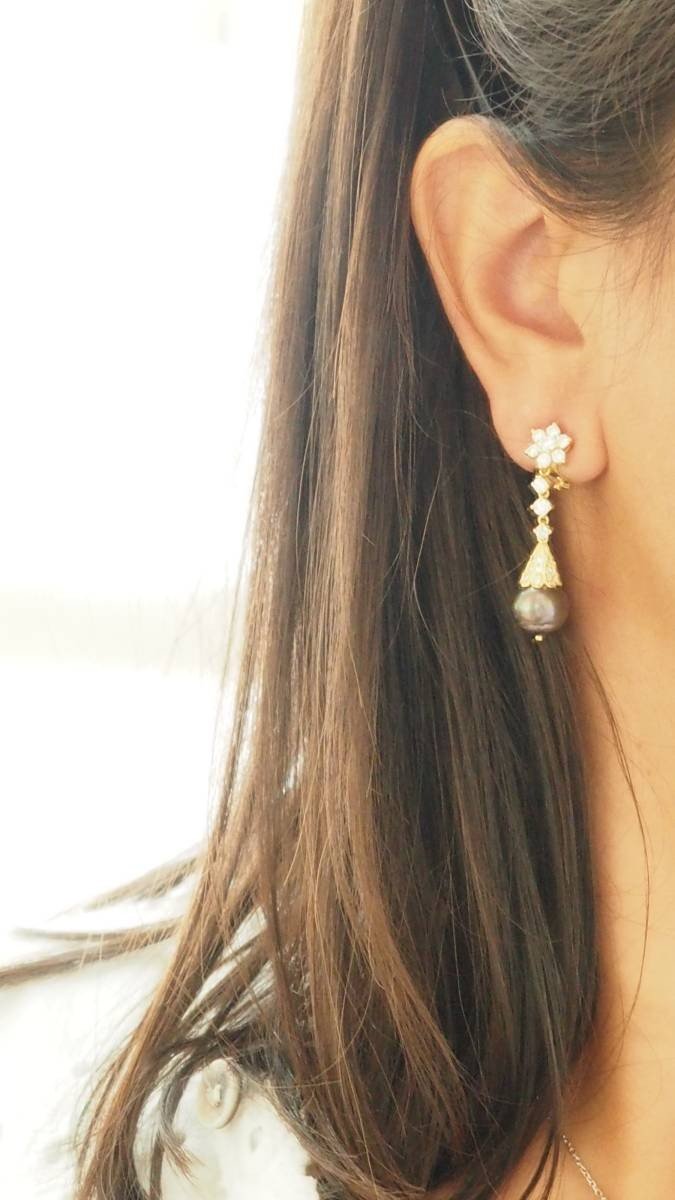 Boucles d'Oreilles En Or Jaune, Diamants Et Perles De Tahiti-photo-2