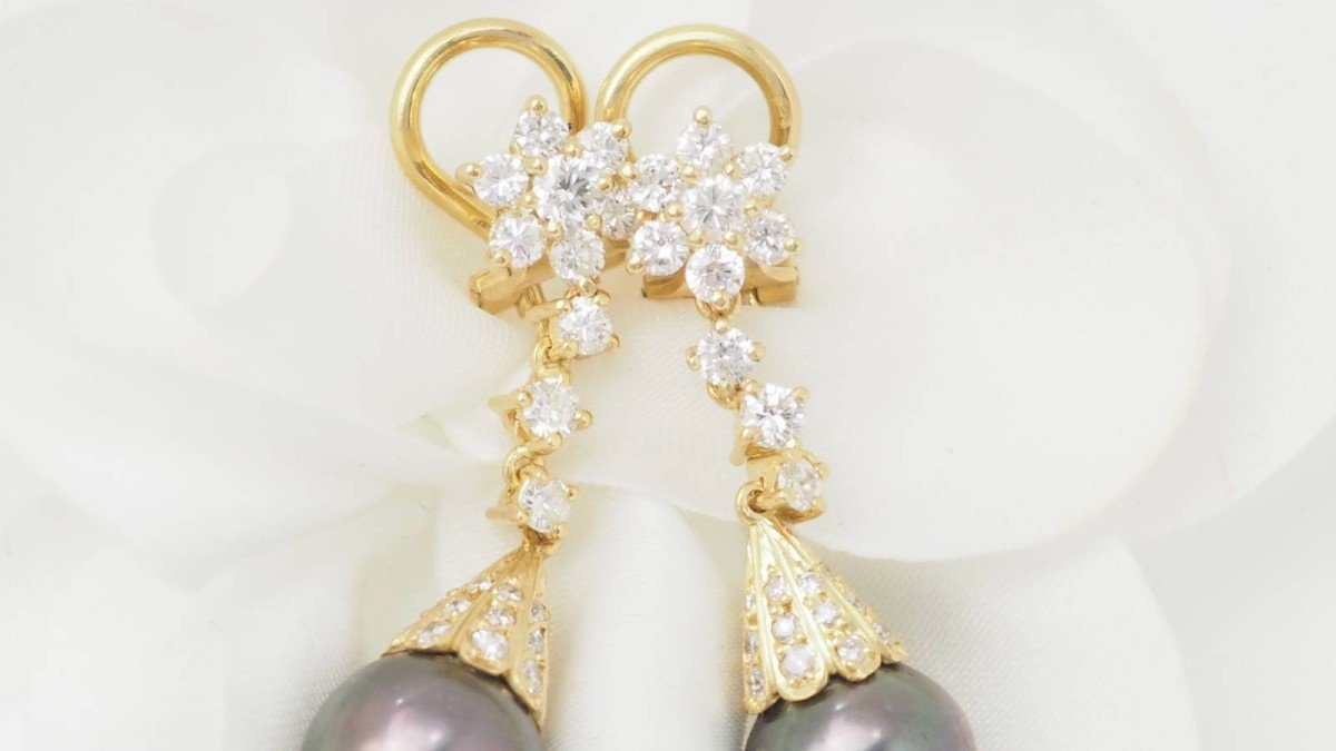 Boucles d'Oreilles En Or Jaune, Diamants Et Perles De Tahiti-photo-4