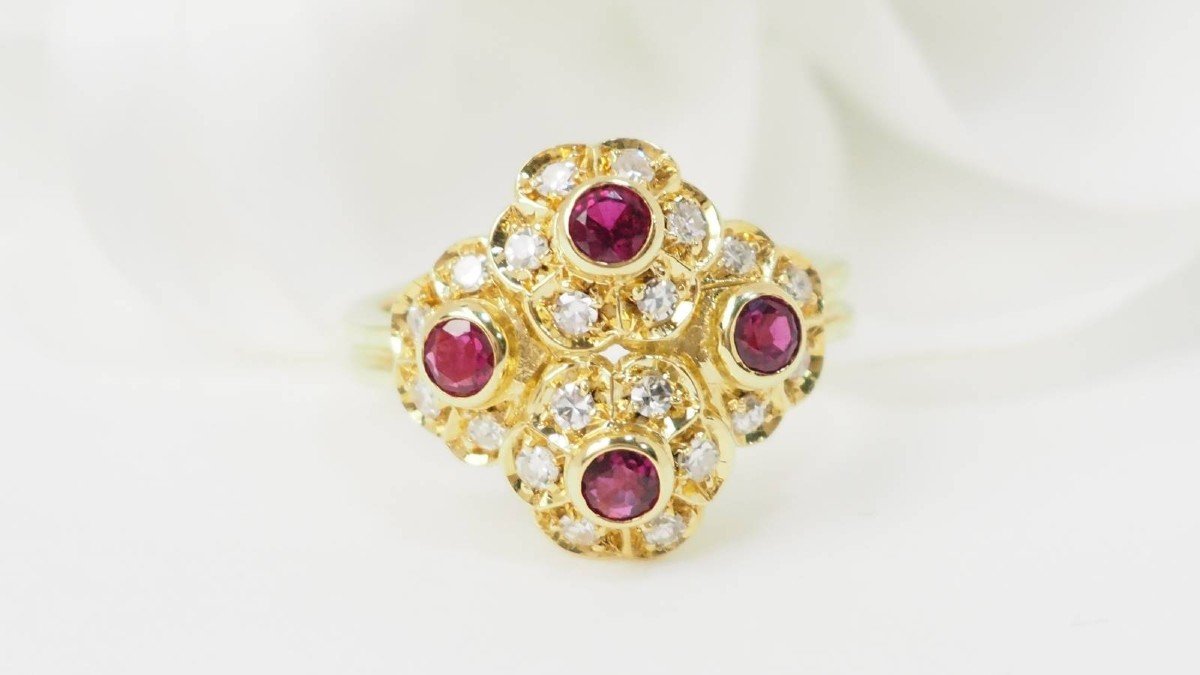 Bague Marguerite En Or Jaune, Rubis Et Diamants