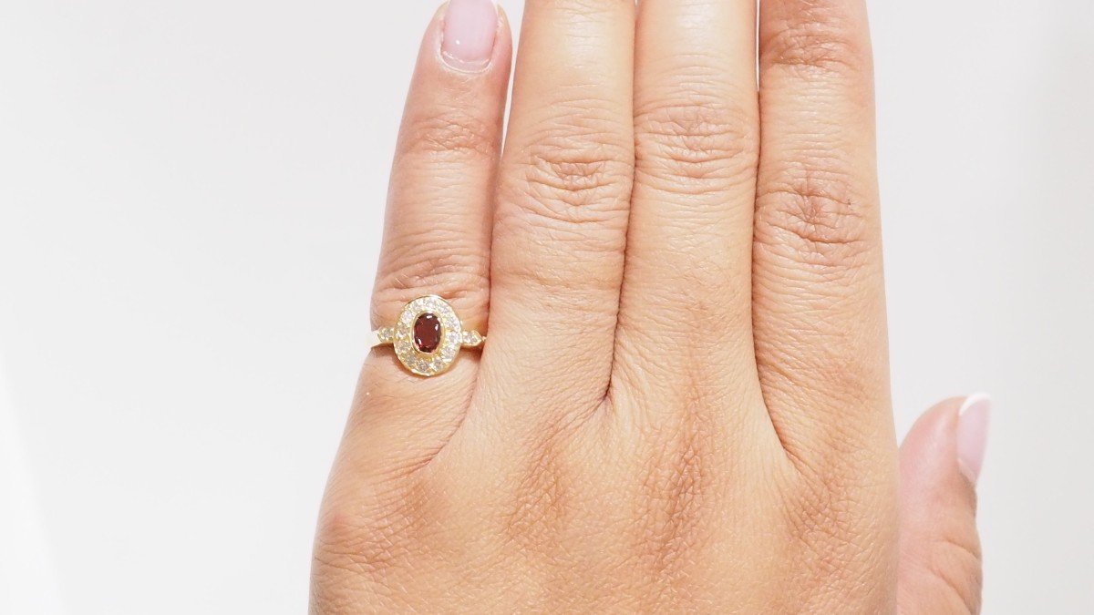 Marguerite Ring In Yellow Gold, Garnet And Diamonds-photo-2