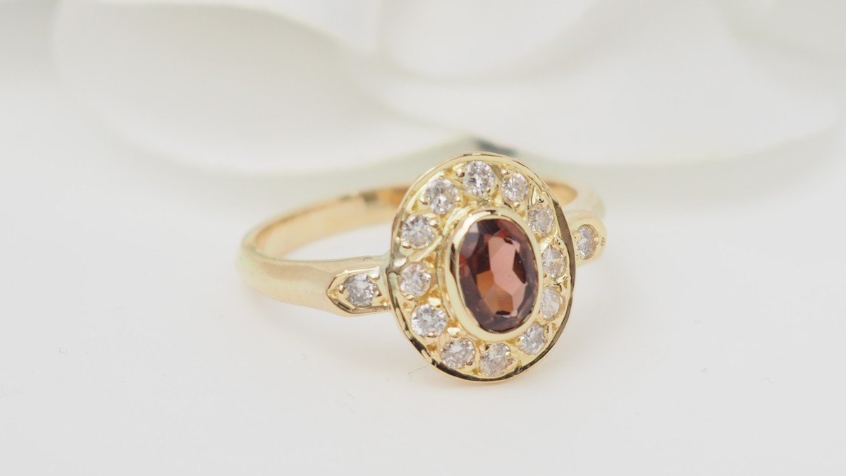 Marguerite Ring In Yellow Gold, Garnet And Diamonds-photo-4