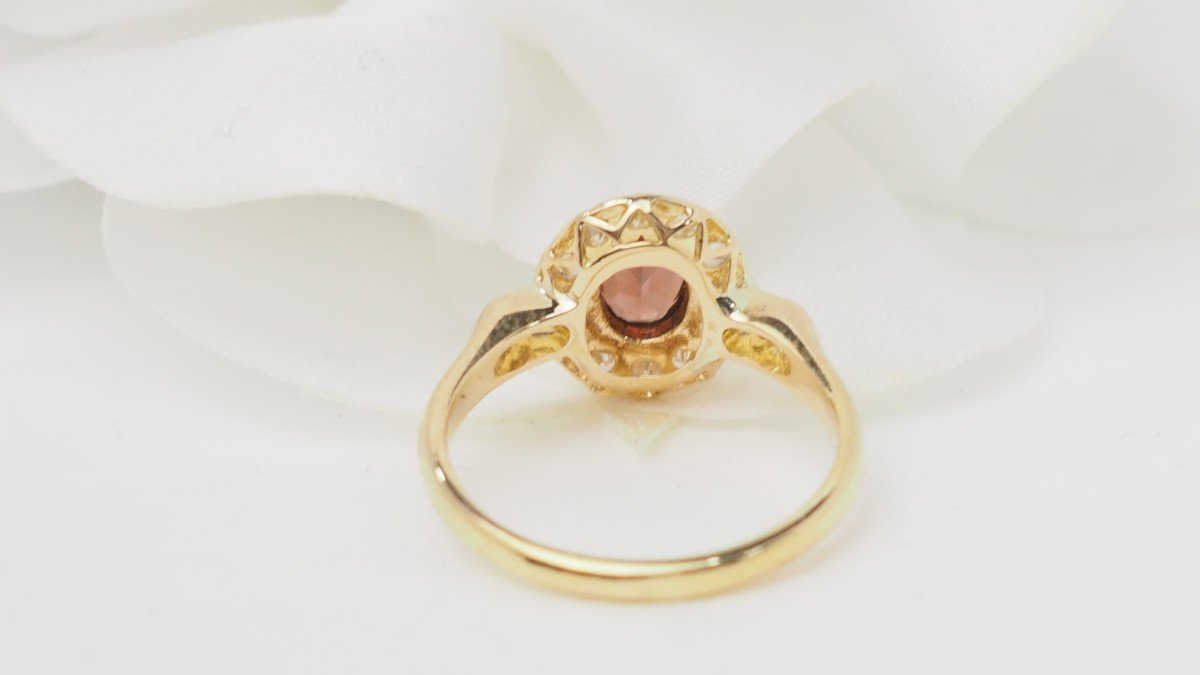 Marguerite Ring In Yellow Gold, Garnet And Diamonds-photo-1