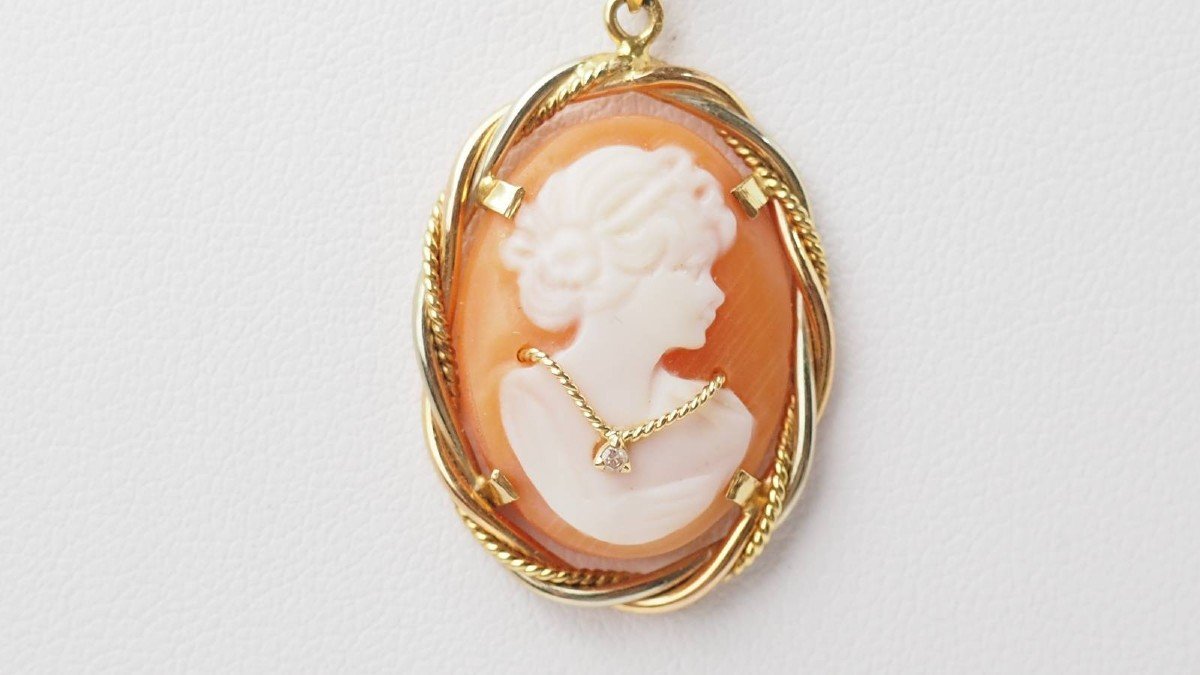 Yellow And Brilliant Cameo Pendant -photo-4