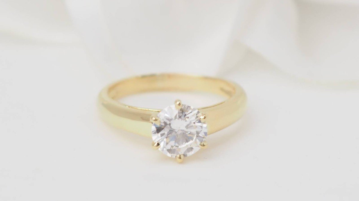 Bague Solitaire En Or Jaune Et Diamant De 1,05ct