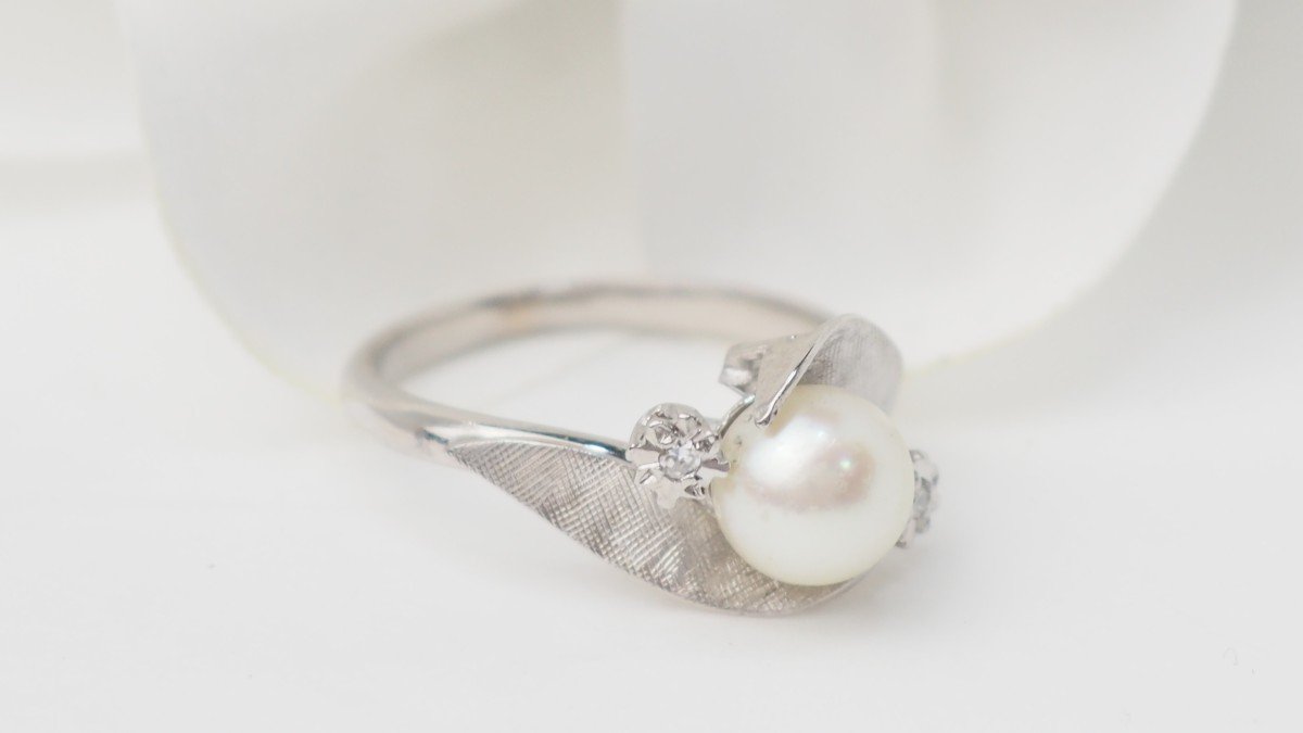 Bague En Or Blanc, Perle De Culture Et Diamants -photo-2