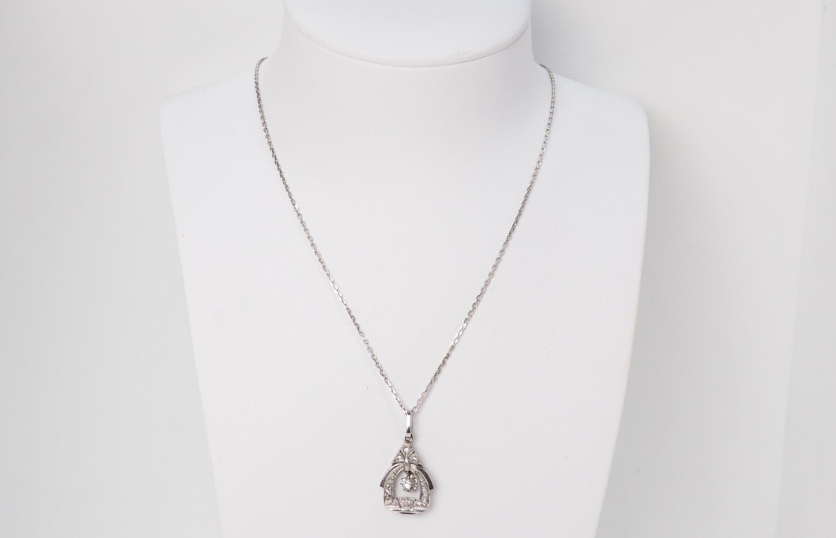 1930s Art Deco Pendant In White Gold And Diamonds