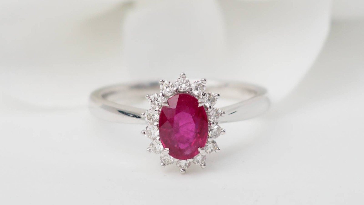 Marguerite Ring In White Gold, Oval Ruby And Diamonds -photo-3