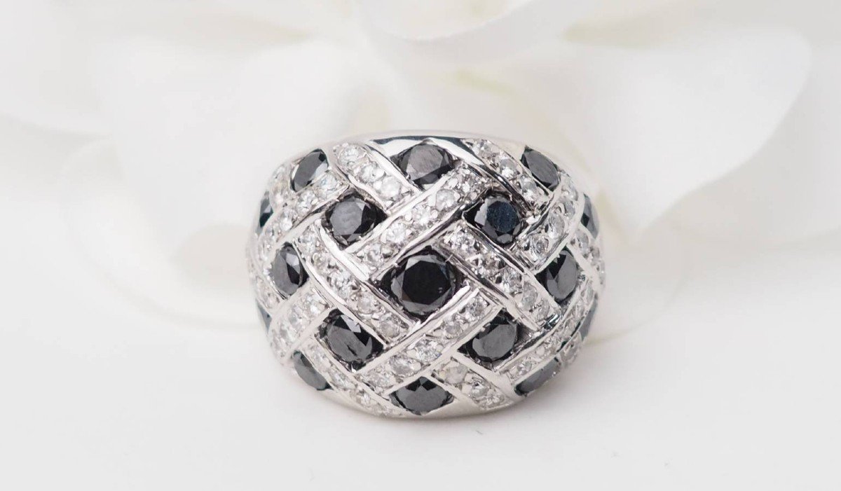 Bague Jonc En Or Blanc Et Diamants Blancs Et Noirs