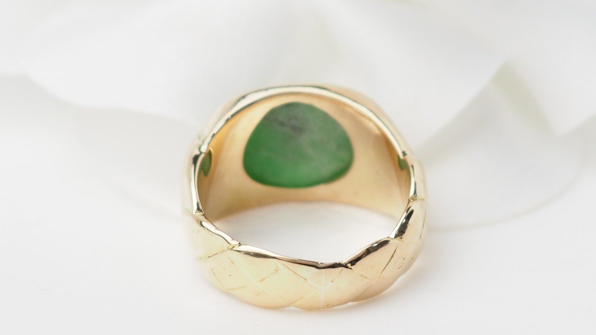 Yellow Gold Signet Ring With Jade Cabochon-photo-1