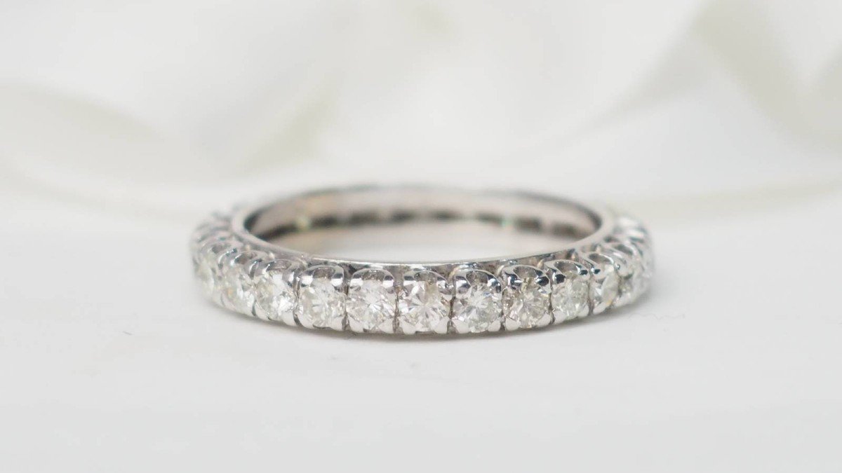 American Wedding Band In White Gold And Diamonds 1.12ct