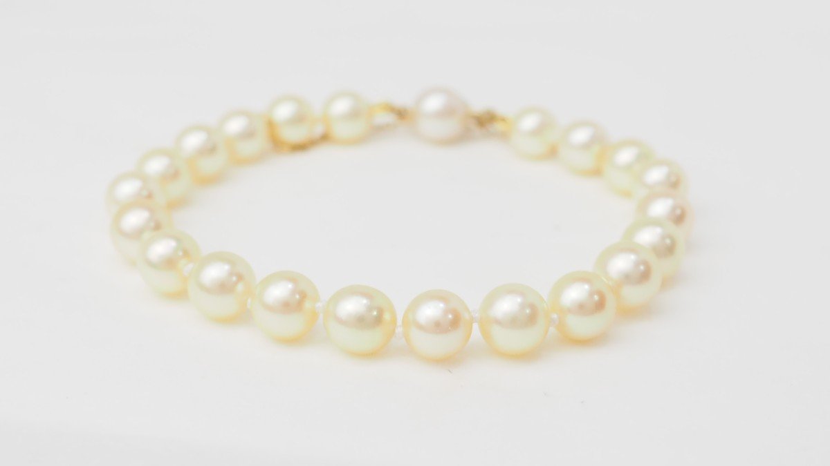 Yellow Gold And Cultured Pearl Bracelet-photo-2