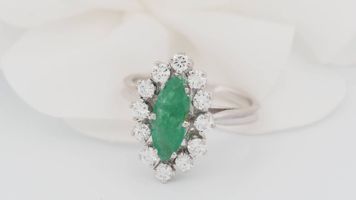 Marquise Ring In White Gold, Emerald And Diamonds-photo-2