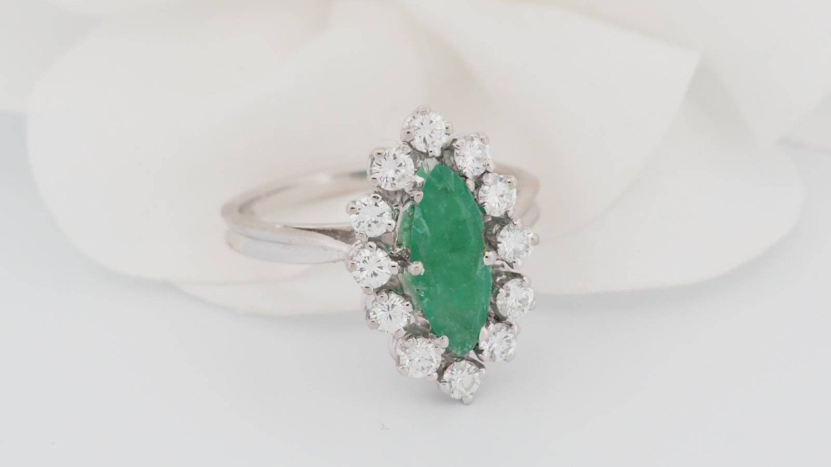 Marquise Ring In White Gold, Emerald And Diamonds-photo-3