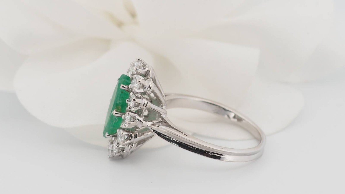 Marquise Ring In White Gold, Emerald And Diamonds-photo-1