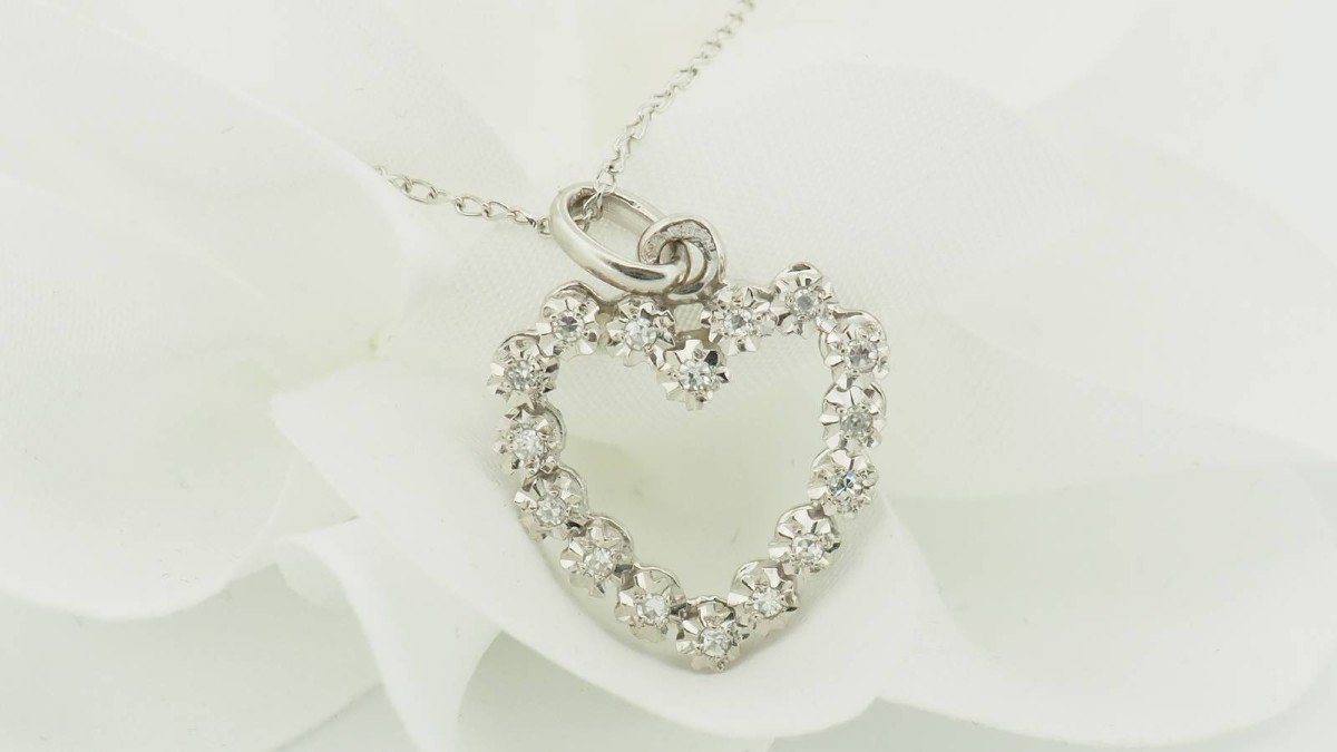 White Gold And Diamond Heart Pendant-photo-2