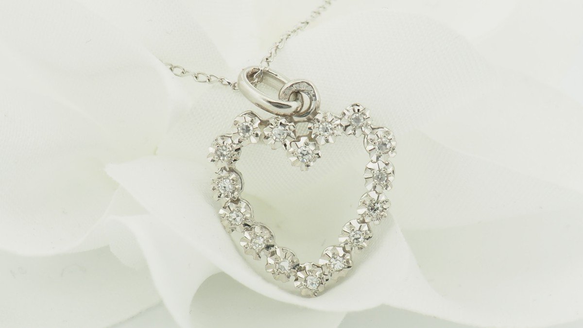 White Gold And Diamond Heart Pendant-photo-3