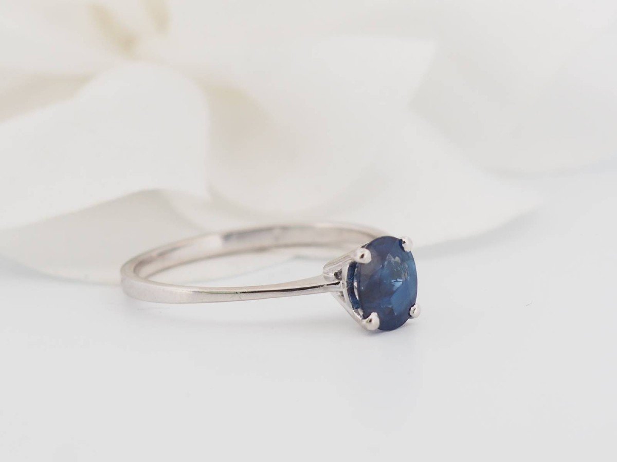 White Gold And Oval Sapphire Solitaire Ring-photo-4