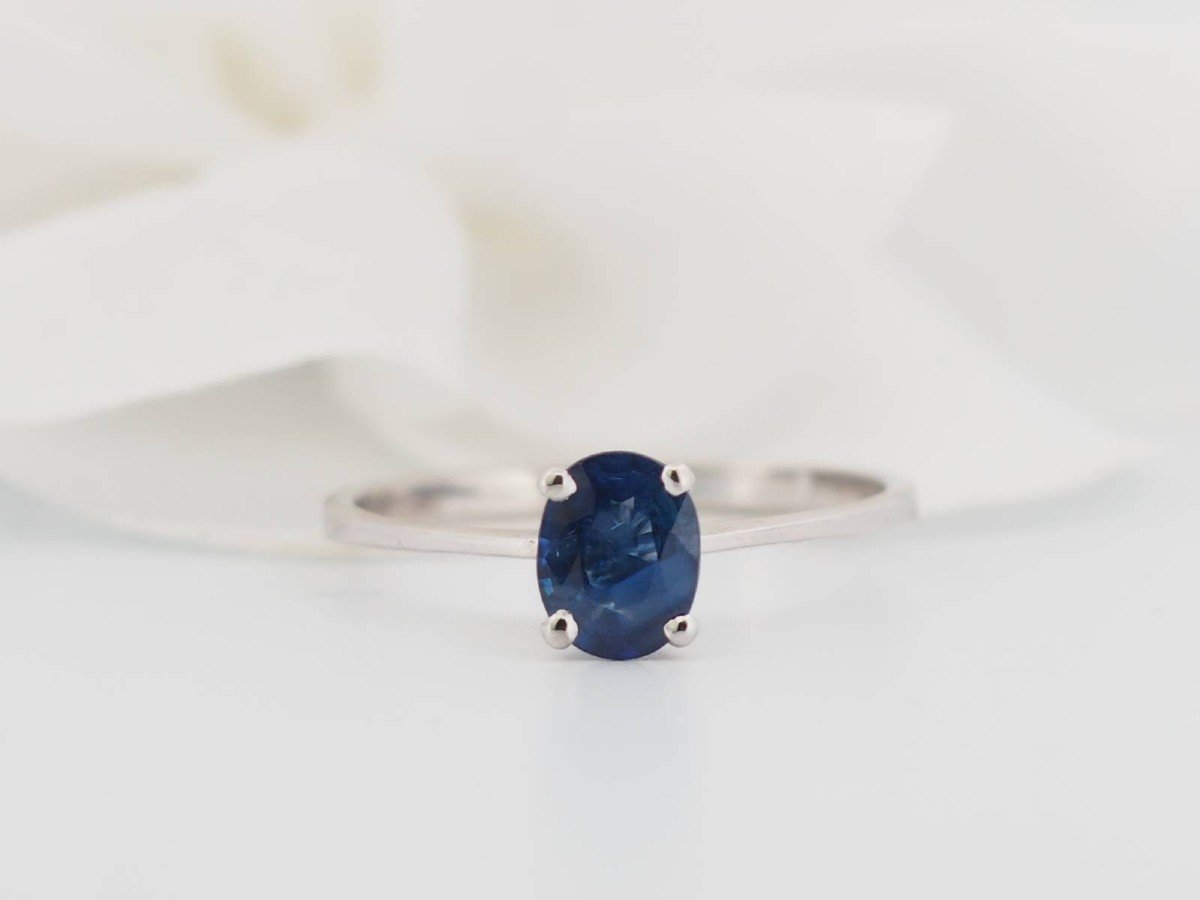 White Gold And Oval Sapphire Solitaire Ring-photo-1