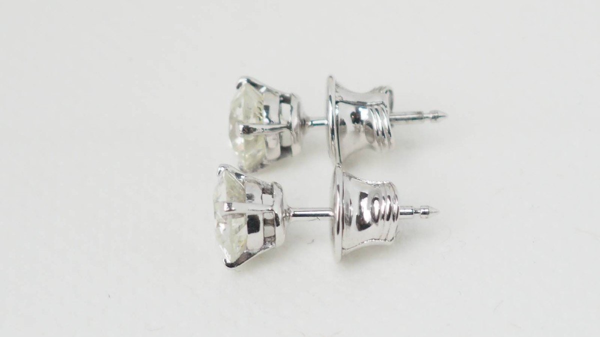 White Gold And Diamond Stud Earrings-photo-1