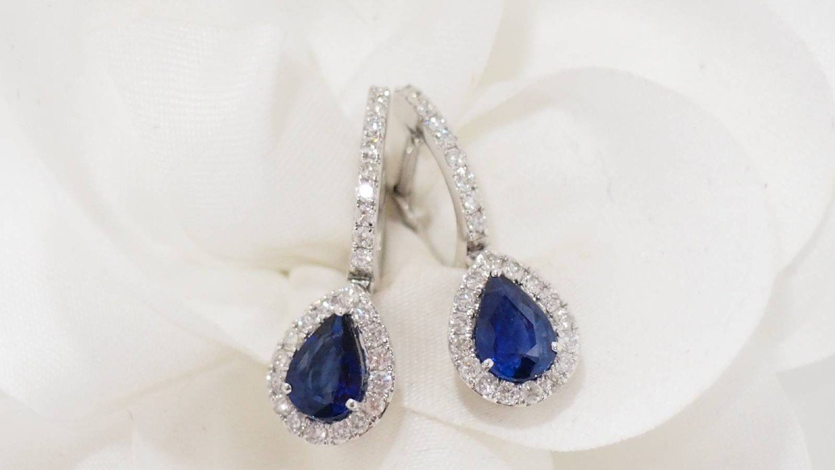 Luxury Earrings In White Gold, Ceylon Sapphires And Diamonds-photo-4