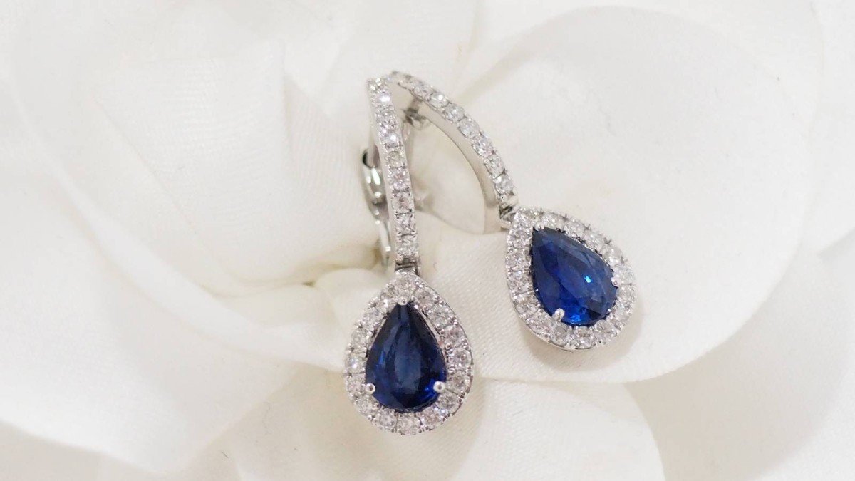 Luxury Earrings In White Gold, Ceylon Sapphires And Diamonds-photo-1