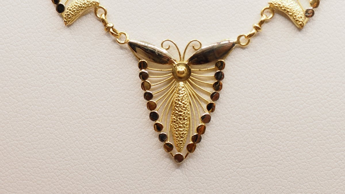 Drapery Necklace In Yellow Gold-photo-3