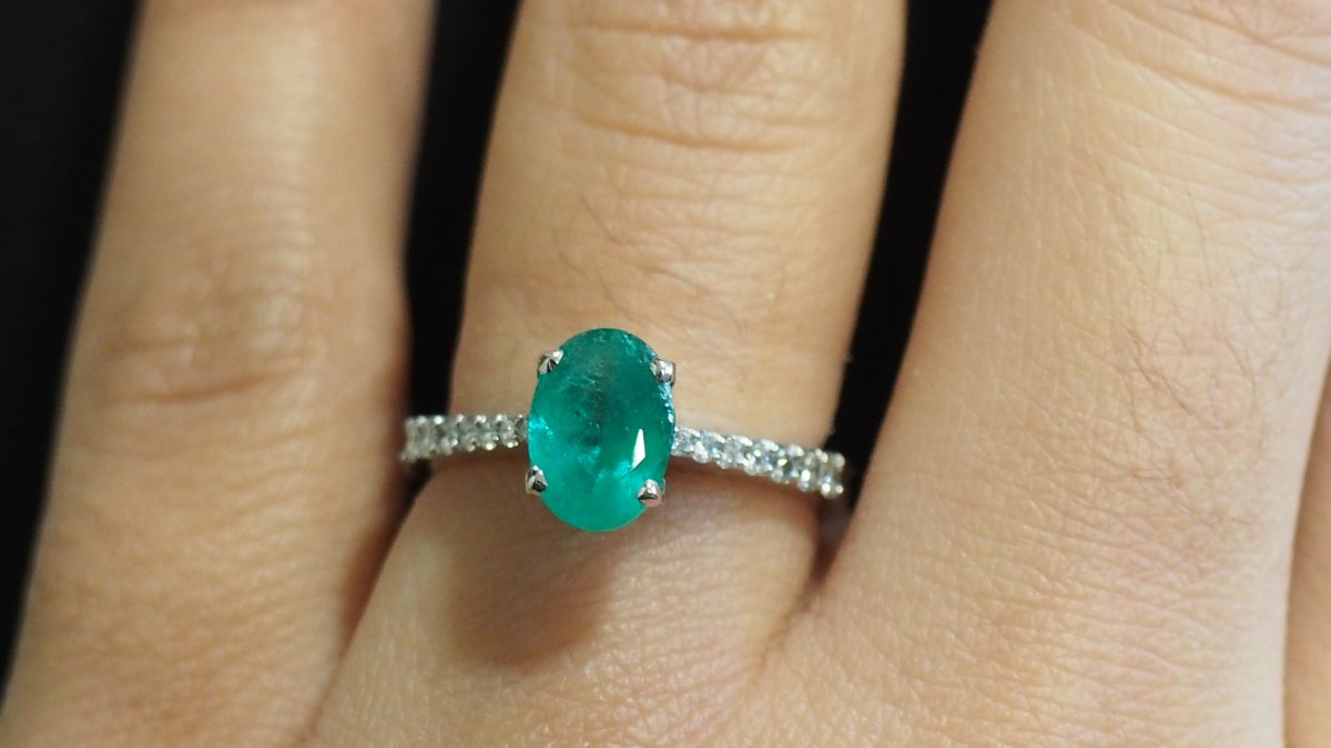 White Gold Emerald And Diamond Ring-photo-4
