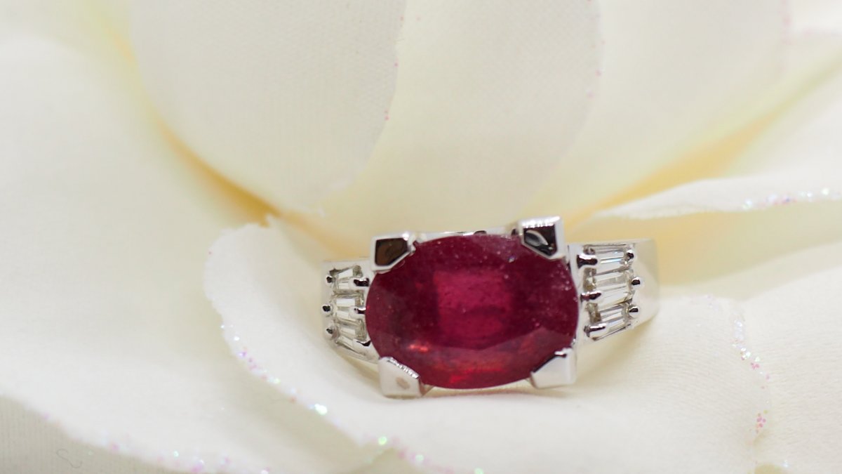 Bague En Or Blanc Rubis Et Diamants 