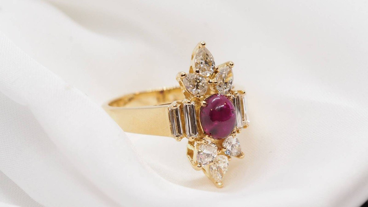 Flower Ring In Yellow Gold, Cabochon Of Rubies And Diamonds-photo-3